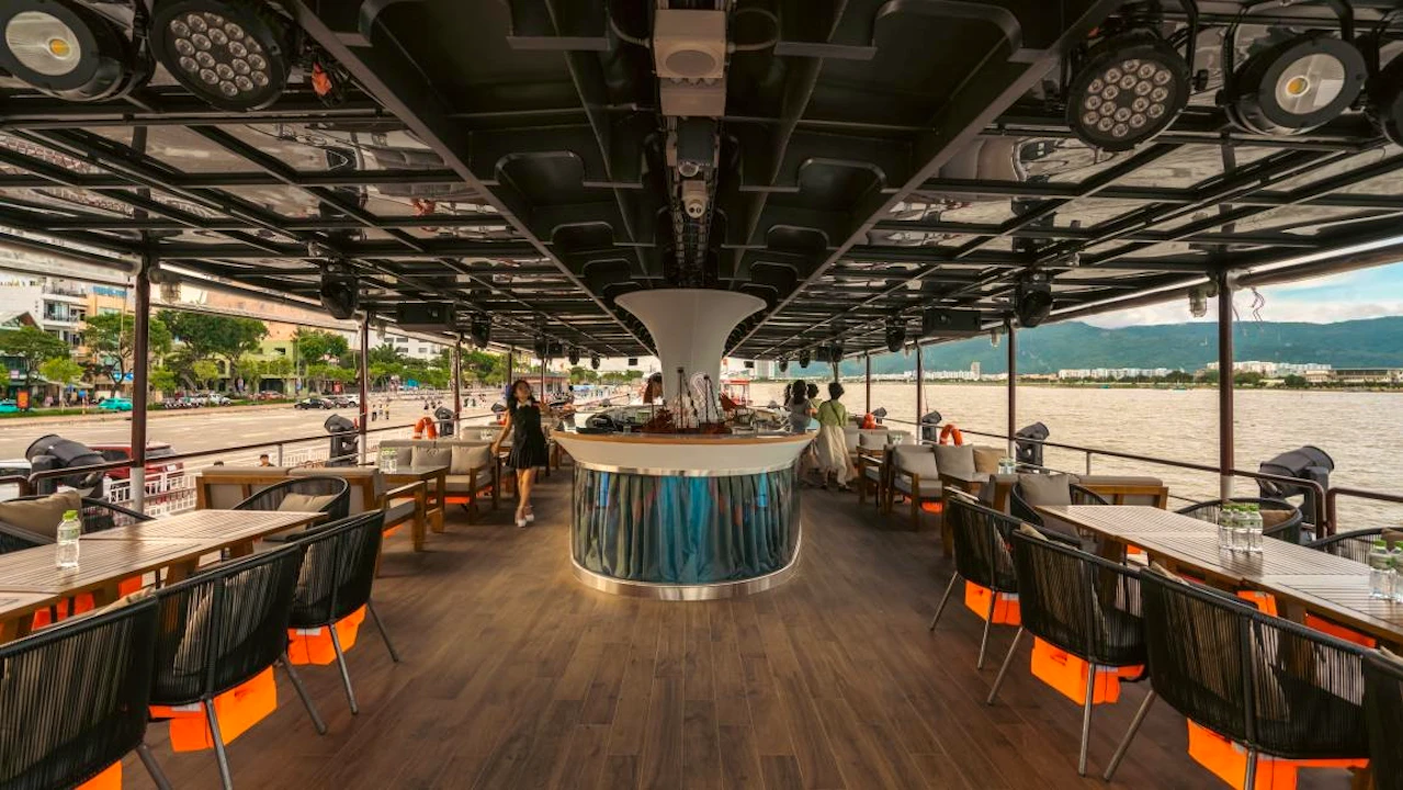 Han River Night by Poseidon Cruise Location